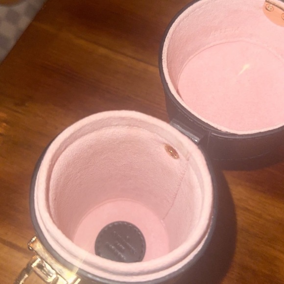 Louis Vuitton Parfume Case - Picture 6 of 7